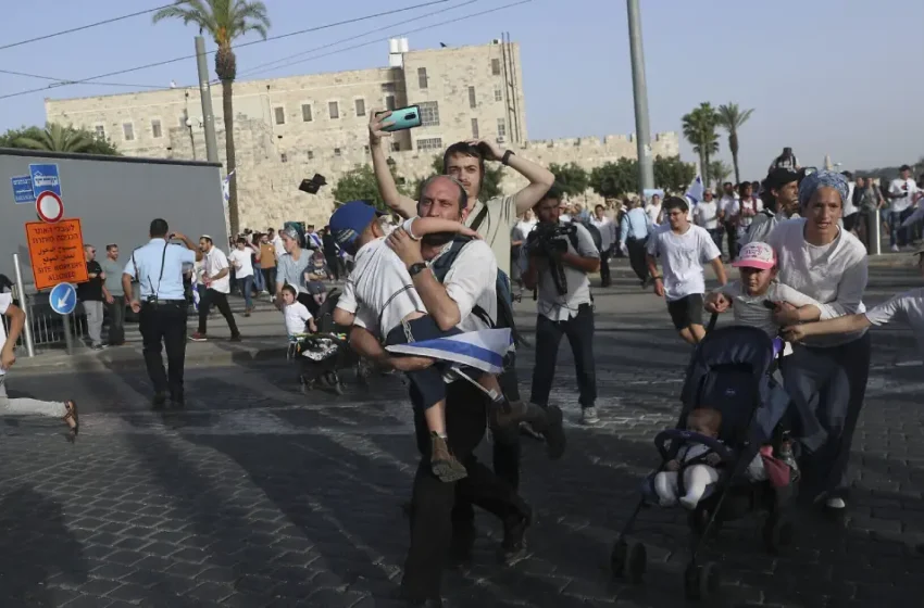  ബങ്കറിലേക്ക് ഓടാൻ വെറും 15 സെക്കന്റ്, സൈറണുകൾ മുഴങ്ങിയത് 78,000 തവണ; ഇസ്രയേലിലെ ജനജീവിതം ദുരിതത്തിൽ