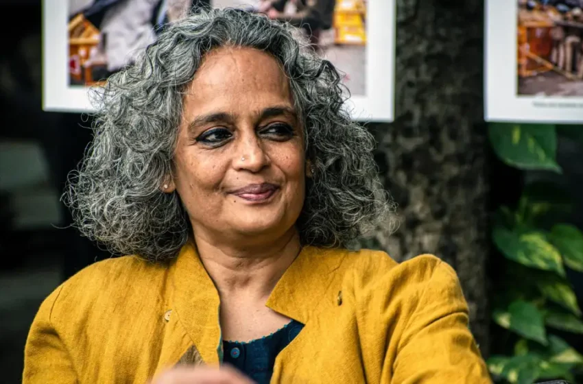  ‘ഗസ്സയല്ല ഇറാൻ, ഹൈപ്പർസോണിക് മിസൈലുകളും ശക്തമായ സഖ്യകക്ഷികളുമുള്ള ഒരു പരമാധികാര രാജ്യമാണ്’ : അരുന്ധതി റോയ്