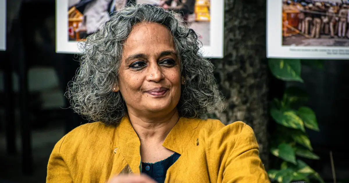  ‘ഗസ്സയല്ല ഇറാൻ, ഹൈപ്പർസോണിക് മിസൈലുകളും ശക്തമായ സഖ്യകക്ഷികളുമുള്ള ഒരു പരമാധികാര രാജ്യമാണ്’ : അരുന്ധതി റോയ്