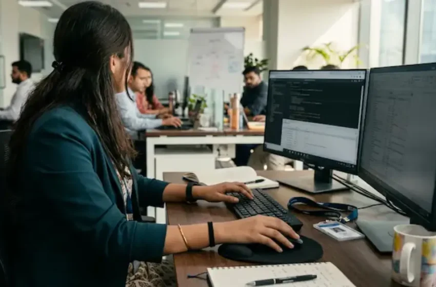  കമ്പനികൾ സ്ത്രീകളെ ജോലിക്ക് നിയമിക്കാൻ മടിക്കും; ആർത്തവ അവധി നിർബന്ധമാക്കാനാവില്ലെന്ന് സുപ്രീം കോടതി