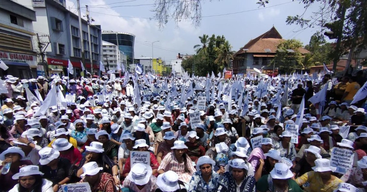 നഴ്‌സുമാരുടെ സമരം Nurses Strike Cripples Hospitals in Kozhikodeശക്തമാകുന്നു; കോഴിക്കോട്ടെ സ്വകാര്യ ആശുപത്രികളുടെ പ്രവർത്തനം പ്രതിസന്ധിയിൽ
