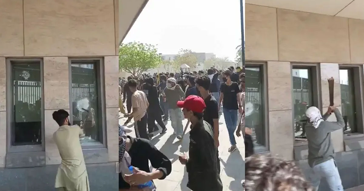 യുഎസ് എംബസിക്ക് തീയിട്ടു; ഖാംനഇ വധത്തിൽ പാകിസ്താനിലും ഇറാഖിലും വൻ പ്രതിഷേധം | US Embassy Attacked: Protests Erupt in Pakistan and Iraq Over Ali Khamenei's Death