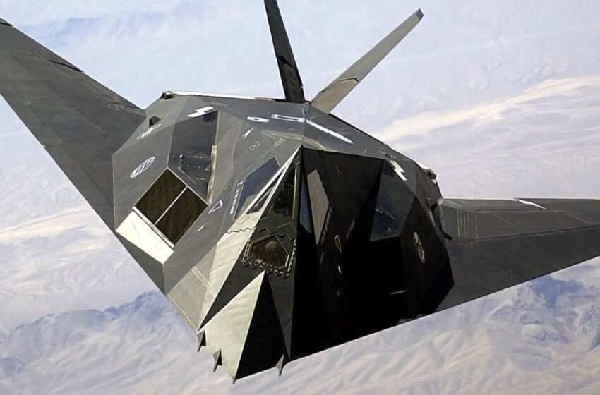  നിരവധി അമേരിക്കൻ യുദ്ധവിമാനങ്ങൾ തകർന്നുവീണെന്ന് കുവൈത്ത്; അവശിഷ്ടങ്ങളിൽ തിരച്ചിൽ പുരോഗമിക്കുന്നുവെന്ന് പ്രതിരോധ മന്ത്രാലയം വക്താവ്‌