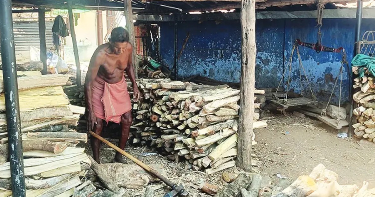 പാചകവാതകക്ഷാമം: വിറകിനും തീവില; ഒരാഴ്ചയ്ക്കിടെ വർധിച്ചത് 1500 രൂപ വരെ