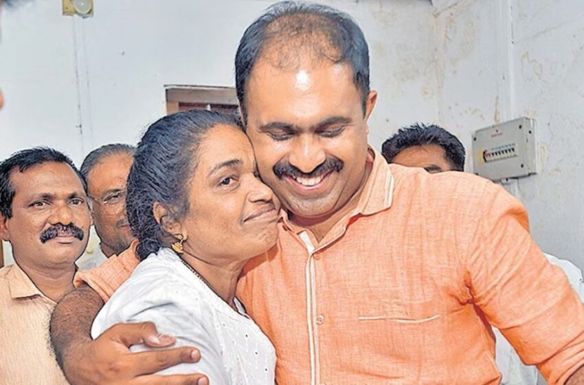  വയറ്റിൽ കത്രിക കുടുങ്ങി ദുരിതമനുഭവിച്ച ഉഷാ അബിൻ വർക്കിക്ക് തെരഞ്ഞെടുപ്പിൽ കെട്ടിവെക്കാനുള്ള തുക നൽകി