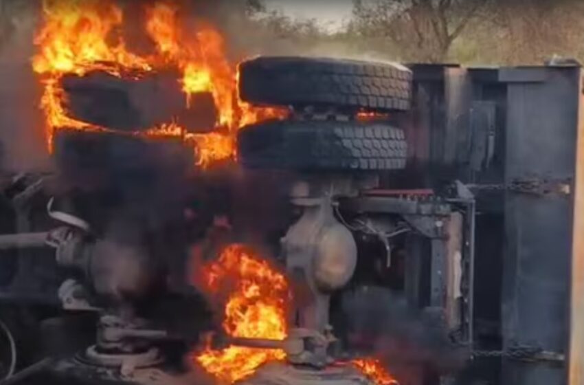  ആന്ധ്രപ്രദേശിൽ ബസും ടിപ്പറും കൂട്ടിയിടിച്ച് അപകടം; 13 മരണം, നിരവധി പേർക്ക് പരിക്ക്