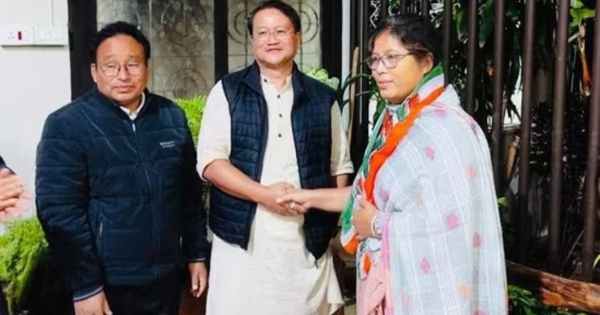 പത്രിക നൽകാൻ മണിക്കൂറുകൾ ബാക്കി; ബിജെപി വിട്ട് കോൺഗ്രസിൽ ചേർന്ന് മന്ത്രി നന്ദിത ഗോർലോസ