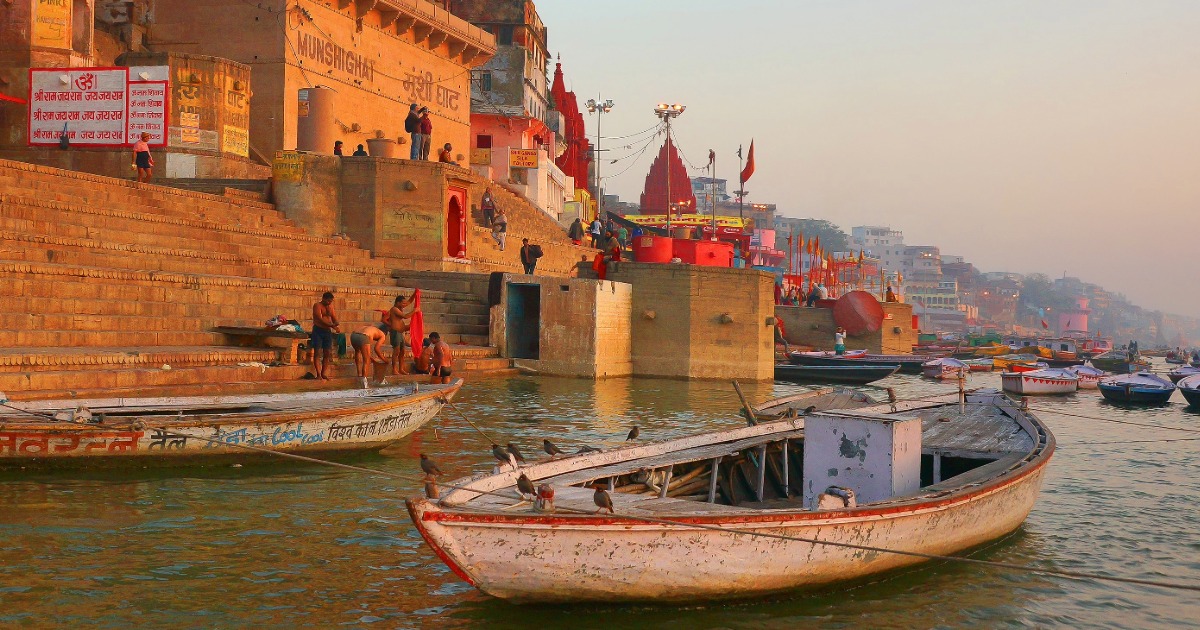 ഗംഗാ നദിയിൽ ബോട്ടിനുള്ളിൽ ഇഫ്താർ വിരുന്ന്; 14 പേർ അറസ്റ്റിൽIftar Party on Boat in River Ganga: 14 Arrested