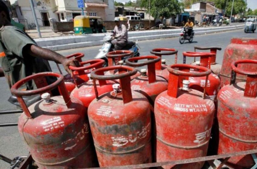 പാചകവാതക വില കൂട്ടി; ഗാർഹിക സിലിണ്ടറിന് 60 രൂപ വർധിച്ചു, ഇന്നു മുതൽ പ്രാബല്യത്തിൽ