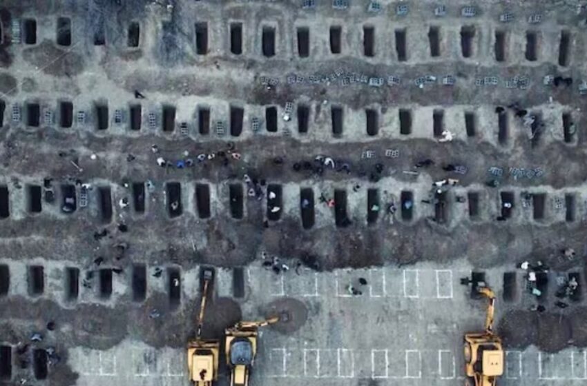  ‘160 പെൺകുഞ്ഞുങ്ങൾ, ചിന്നിച്ചിതറിയ അവരുടെ കുഞ്ഞുമേനികൾ; ഗസ്സ മുതൽ മിനാബ് വരെ തുടരുന്ന ക്രൂരത’,യുഎസ്-ഇസ്രയേൽ ആക്രമണത്തിൽ കൊല്ലപ്പെട്ട കുട്ടികൾക്കായി ഒരുക്കിയ കൂട്ട ഖബറിടത്തിന്റെ ചിത്രം പുറത്തുവിട്ട് ഇറാൻ