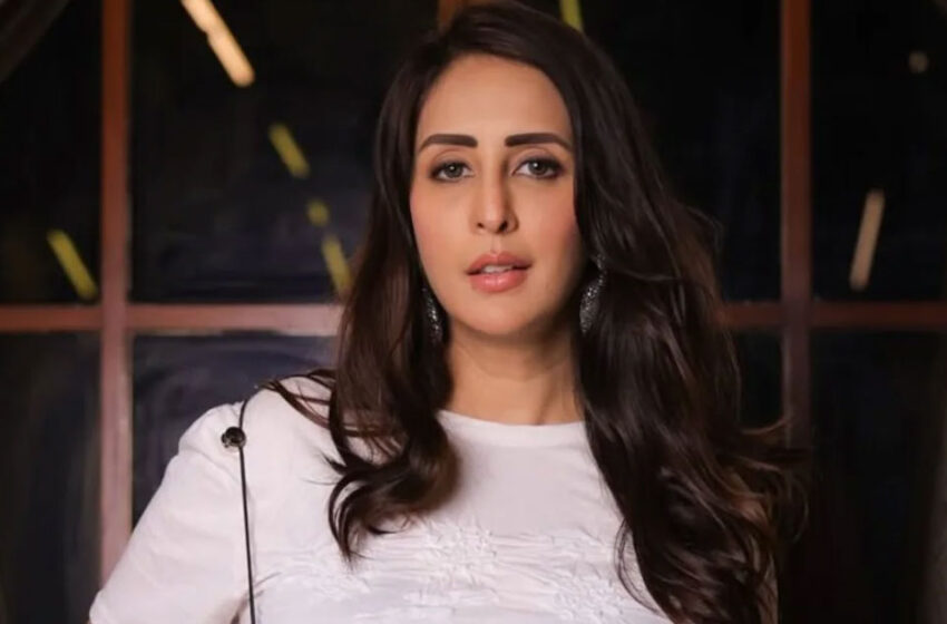  ‘ആരും നിർബന്ധിച്ചല്ല ഇസ്‌ലാം സ്വീകരിച്ചത്; പണ്ടേ ഈദും ദീപാവലിയും ഒരുപോലെ ആഘോഷിക്കുന്നു’-‘ലവ് ജിഹാദ്’ ആരോപണങ്ങൾ തള്ളി ചാഹത്ത് ഖന്ന