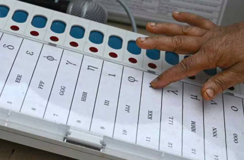  മഞ്ചേശ്വരത്ത് ചെയ്തതിലും കൂടുതൽ വോട്ട് മെഷീനിൽ; ഇവിഎമ്മിൽ തകരാറെന്ന് പരാതി