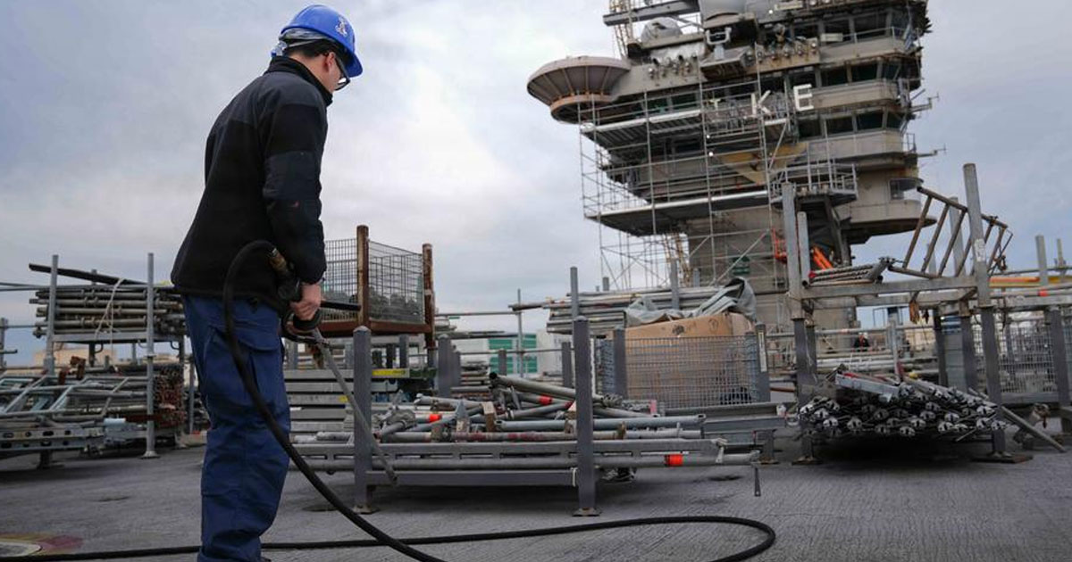  അമേരിക്കന്‍ വിമാനവാഹിനി കപ്പലില്‍ വീണ്ടും വന്‍ തീപിടിത്തം; മൂന്ന് നാവികര്‍ക്ക് പരിക്ക്