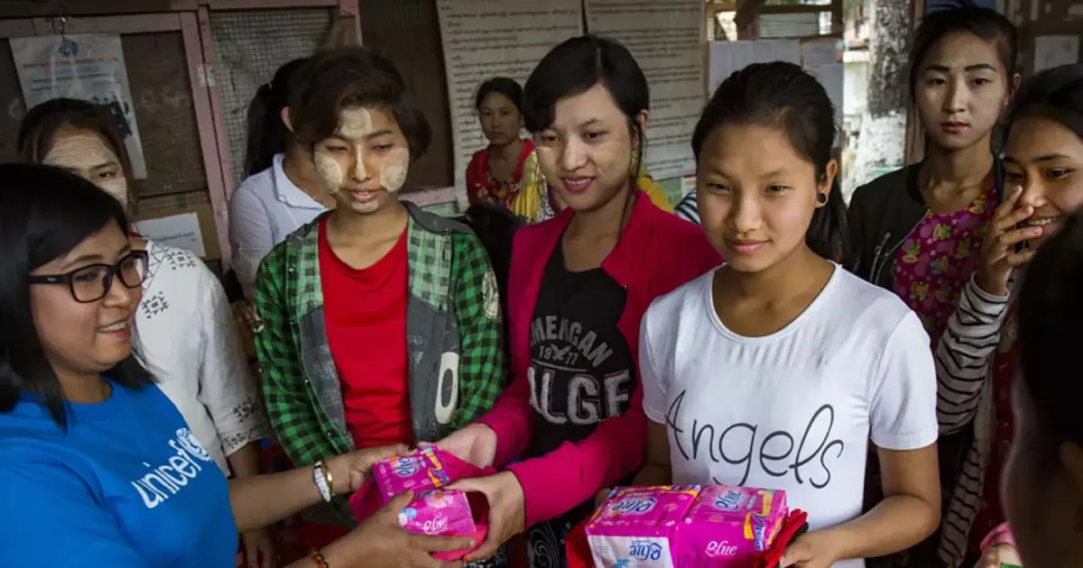  സായുധ സംഘങ്ങൾ മുറിവ് കെട്ടുന്നു; സാനിറ്ററി പാഡുകൾ നിരോധിച്ച് മ്യാന്മർ സൈനിക ഭരണകൂടം, വിവരക്കേടെന്ന് ആരോഗ്യ വിദഗ്ദർ