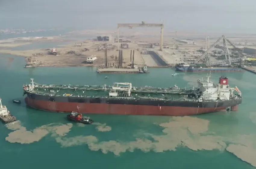  എണ്ണ ഉൽപാദനം നിർത്താനും കയറ്റി അയക്കാനും കഴിയുന്നില്ല; പഴയ കപ്പലുകളെ എണ്ണ സംഭരണിയാക്കി ഇറാൻ