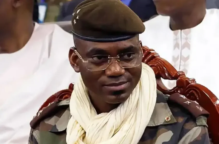  മാലിയിൽ ചാവേറാക്രമണം; പ്രതിരോധ മന്ത്രി കാര്‍ ബോംബാക്രമണത്തില്‍ കൊല്ലപ്പെട്ടു