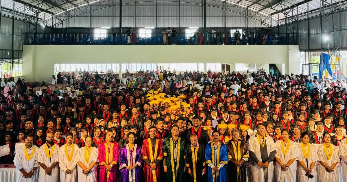  പ്രൗഢമായി നീലഗിരി കോളജ് ബിരുദദാന ചടങ്ങ്