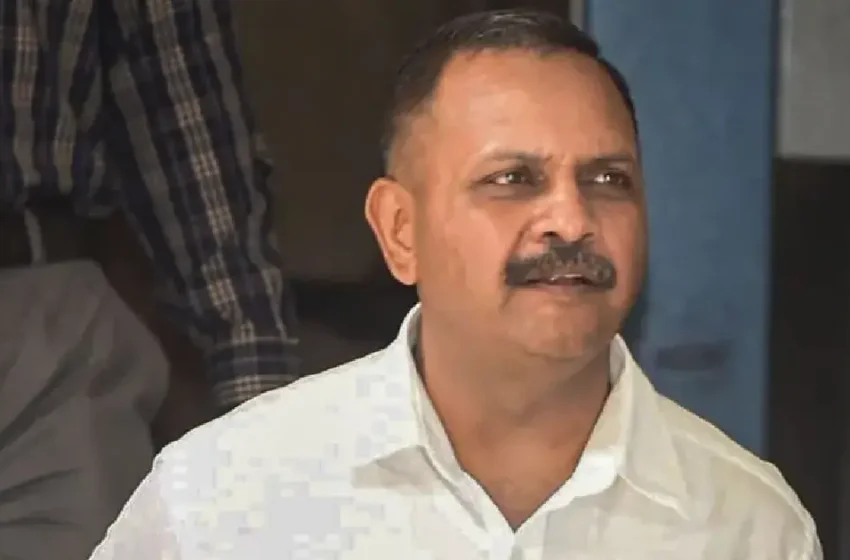  മലേഗാവ് സ്‌ഫോടനക്കേസ്: കുറ്റവിമുക്തനായതിന് പിന്നാലെ കേണൽ പുരോഹിതിന് സ്ഥാനക്കയറ്റം നൽകി കേന്ദ്രം