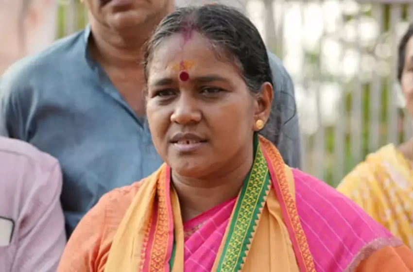  തോന്നിവാസം ചെയ്‌താ അടിച്ച് പണി ഞാൻ തീർക്കും; ബിജെപി പ്രവർത്തക ബിന്ദുവിനെതിരെ ഭീഷണിയുമായി ശോഭാ സുരേന്ദ്രൻ