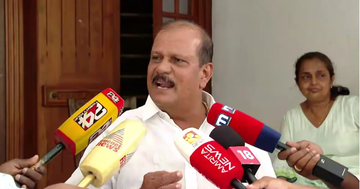  ‘ഷോൺ എന്റെ മകൻ, സത്യമേ പറയൂ; മെത്രാന്മാർ ഊളത്തരം കാണിക്കുന്നു, യുഡിഎഫിന് വേണ്ടി കുരക്കുന്നു’: അധിക്ഷേപ പരാമർശവുമായി പി.സി. ജോർജ്