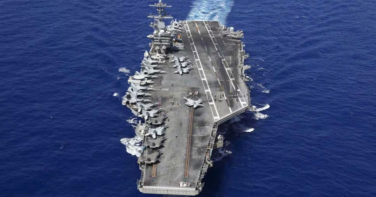 യുഎസ് പടക്കപ്പൽ ലക്ഷ്യമിട്ട് ഇറാന്റെ 7 മിസൈൽ ആക്രമണം; യുഎസ്എസ് എബ്രഹാം ലിങ്കൺ നടുക്കടലിൽ നിശ്ചലമായെന്ന് ഇറാൻ | US Aircraft Carrier Abraham Lincoln Disabled After 7 Iranian Missile Strikes: Navy Chief