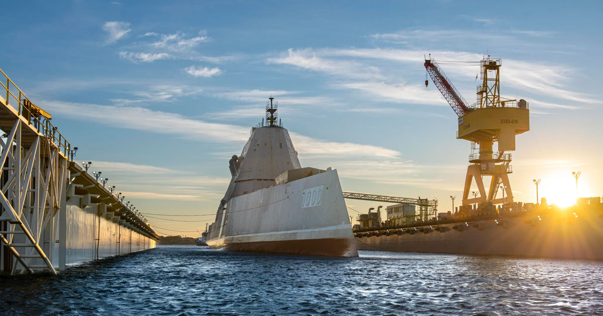യുഎസ് പടക്കപ്പലിൽ വീണ്ടും തീപ്പിടിത്തം; മൂന്ന് സൈനികർക്ക് പൊള്ളലേറ്റു | Three Sailors Injured in Fire Aboard US Navy Stealth Destroyer USS Zumwalt