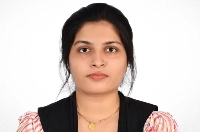  ലിഫ്റ്റ് ചോദിച്ച് ബൈക്കിൽ യാത്ര ചെയ്ത യുവതി ലോറിയിടിച്ച് മരിച്ചു