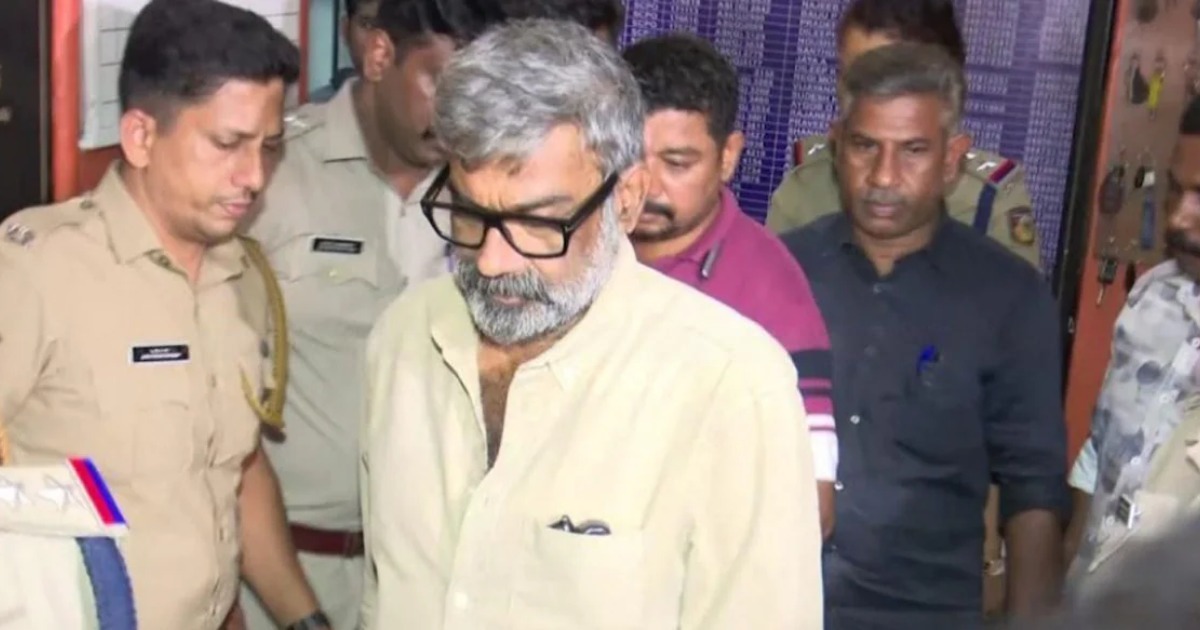  ‘കാരവനിൽ വച്ച് നടിയെ കയറിപ്പിടിച്ചു; പോലീസ് നടപടി ഭയന്ന് നടൻ്റെ വാഹനത്തിൽ രക്ഷപ്പെടാൻ നീക്കം, രഹസ്യ നീക്കത്തിനൊടുവിൽ അറസ്റ്റ്’- പോലീസ് നൽകുന്ന വിവരം