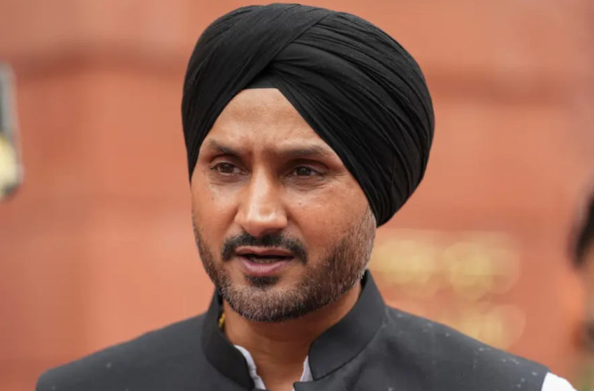  രാഘവ് ഛദ്ദക്കൊപ്പം ബിജെപിയിലേക്ക്; ഹർഭജൻ സിങ്ങിന്റെ സുരക്ഷ പിൻവലിച്ച് പഞ്ചാബ് പോലീസ്