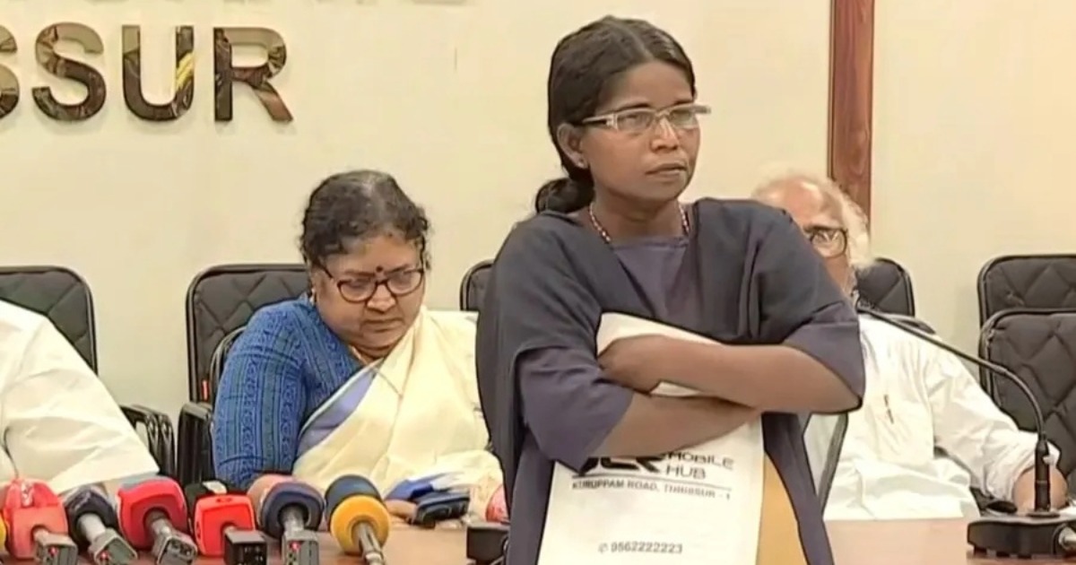 'വീട്ടിലേക്ക് ചക്ക വീഴുന്നു; കലക്ടർക്ക് കൊടുത്ത പരാതികളിൽ പരിഹാരമില്ല'; മന്ത്രിമാരുടെ വാർത്താസമ്മേളനം മുടക്കി യുവതി