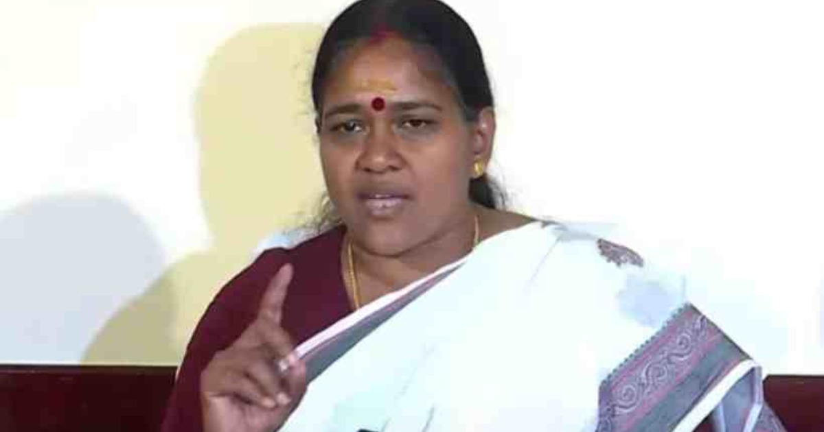 'എന്നെ നോക്കി ലൈംഗിക ചേഷ്ടകൾ കാണിച്ചു; തിരക്കഥ തയാറാക്കി വേട്ടയാടുന്നു'- പണം വിതരണം ചെയ്ത സംഭവത്തിൽ ശോഭാ സുരേന്ദ്രൻ