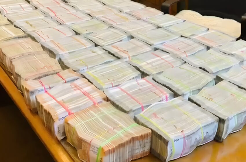  കണ്ണൂരിൽ രേഖകളില്ലാത്ത 2.65 കോടി രൂപ പിടികൂടി; രണ്ടുപേർ പിടിയിൽ