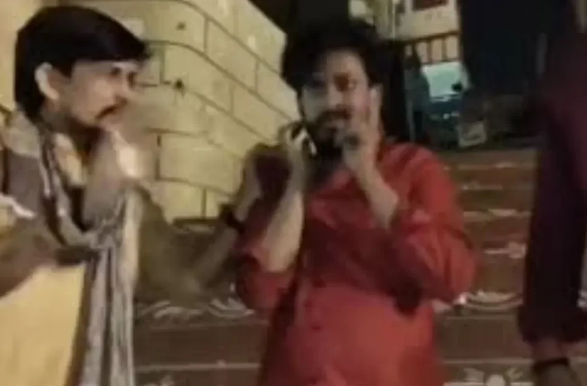  ഹിന്ദു പെൺകുട്ടിക്കൊപ്പം സഞ്ചരിച്ചെന്ന് ആരോപണം; വാരണാസിയിൽ മുസ്‍ലിം യുവാവിനെ സംഘ്പരിവാർ പ്രവർത്തകർ മർദിച്ചു