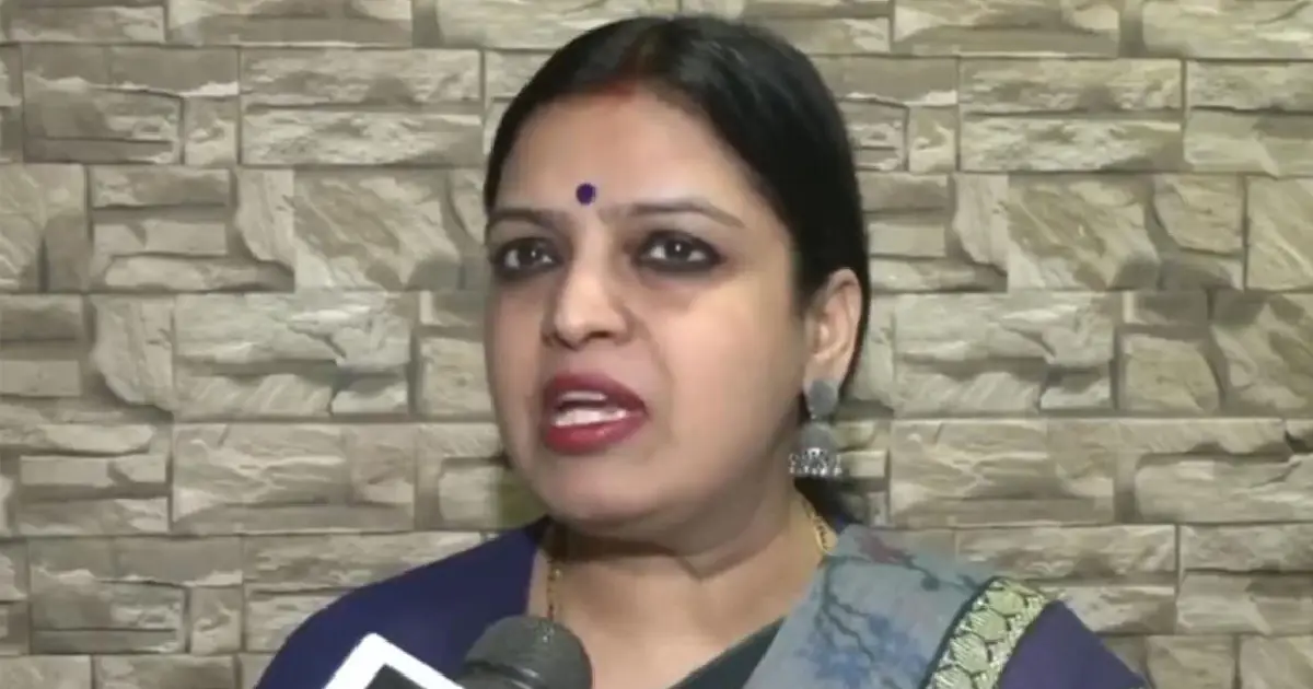  ‘ബലിപെരുന്നാൾ വരുന്നു, കോടിക്കണക്കിന് ഹിന്ദുക്കൾക്ക് പശു പവിത്രമാണെന്നോർക്കണം, നിയമവിരുദ്ധ കന്നുകാലി കടത്തും അനധികൃത അറവുശാലകളും തടയണം’; വിശ്വഹിന്ദു രക്ഷാ പരിഷത്ത് ദേശീയ മഹിളാ പ്രസിഡന്റ്