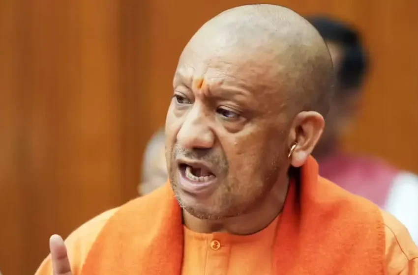  ‘അഹിംസയായിരിക്കണം മനുഷ്യന്റെ യഥാർത്ഥ മതം, അത് സമൂഹത്തിന് ഭീഷണിയാണെങ്കിൽ ആയുധം കൈയിലെടുക്കുന്നതിൽ തെറ്റില്ല’: യോഗി ആദിത്യനാഥ്