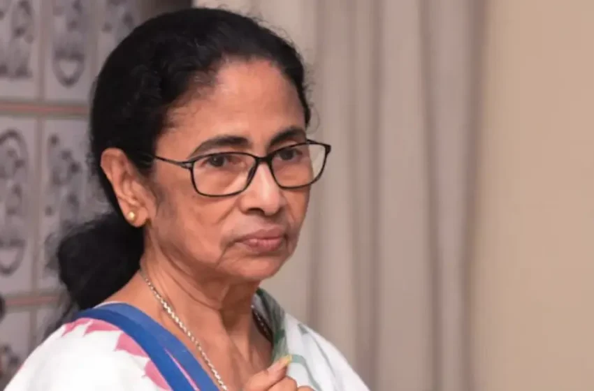  സനാതന ഹിന്ദുക്കളുടെ വികാരങ്ങളെയും വിശ്വാസങ്ങളെയും മുറിവേൽപ്പിച്ചു; മമത ബാനർജിക്കെതിരെ കേസ്