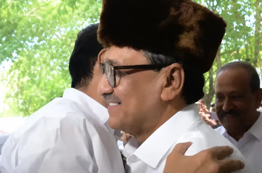  ‘ഇനിയുള്ള നാളുകൾ ജാതി-മത ഭേദമില്ലാത്ത ആഘോഷങ്ങളുടേത്’; വലിയ പെരുന്നാൾ ദിനത്തിൽ പാണക്കാട്ടെത്തി മുഖ്യമന്ത്രി വി.ഡി സതീശൻ