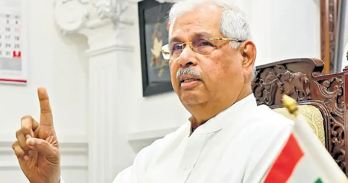  “നയപ്രഖ്യാപന പ്രസംഗത്തിന് മുൻപ് വന്ദേമാതരം പൂര്‍ണമായി ആലപിക്കാത്തത് പ്രോട്ടോക്കോള്‍ ലംഘനം”; ഗവർണർക്ക് അതൃപ്തി