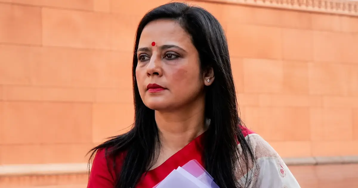 ‘വൃത്തികെട്ട കാട്ടാളന്മാർ'; ബിജെപി പ്രവർത്തക അഭിഷേകിന് നേരെ കല്ലെറിയുന്നത് ക്യാമറയിൽ പതിഞ്ഞെന്ന് മഹുവ മൊയ്ത്ര