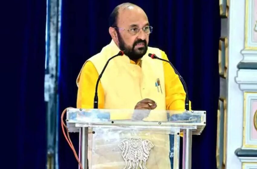  ‘കുട്ടികളെ കള്ളം പറയാൻ പഠിപ്പിക്കുന്നു, ഇന്ത്യൻ സംസ്ക്‌കാരത്തിന് പറ്റാത്തത്’; ‘ജോണി ജോണി യെസ് പപ്പാ, റെയിൻ റെയിൻ ഗോ എവെ’ പാട്ടുകൾക്കെതിരെ യുപി മന്ത്രി