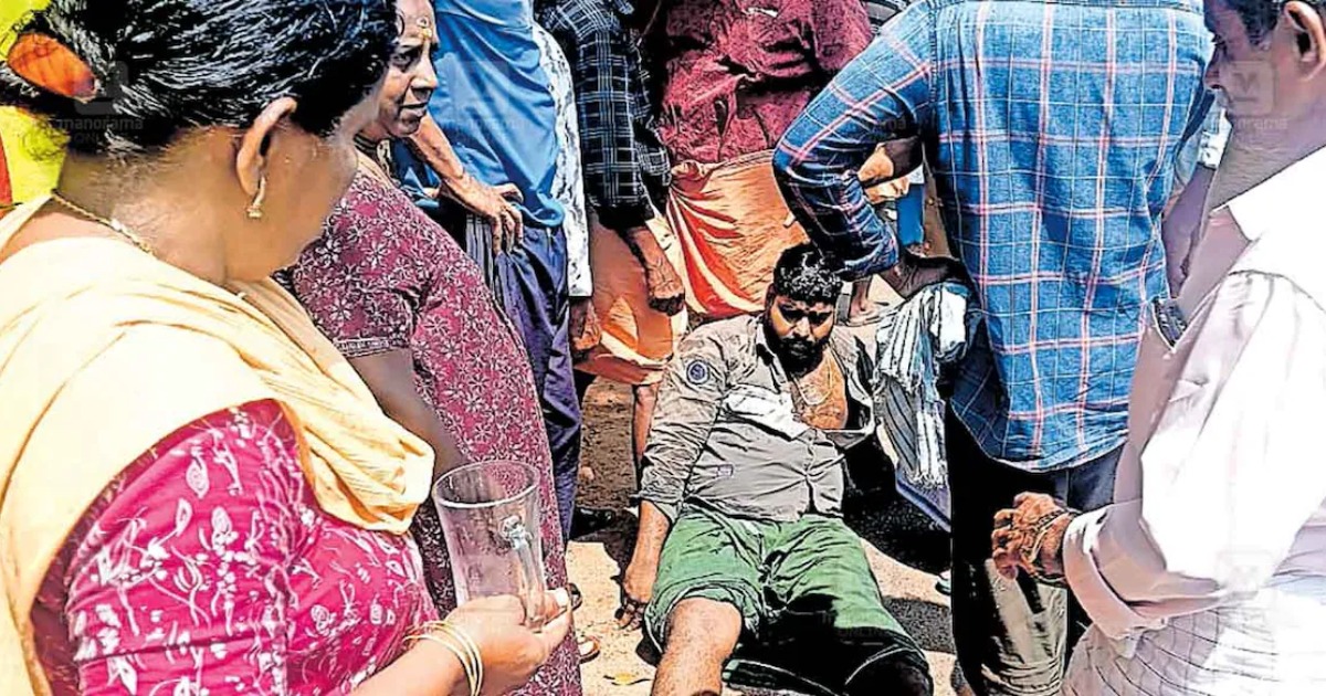 ഇൻഡിക്കേറ്റർ ഇടാതെ വാഹനം തിരിച്ചു; ഓട്ടോ ഡ്രൈവറുടെ കാൽ ബൈക്ക് യാത്രികർ ഹെൽമറ്റ് കൊണ്ട് തല്ലിയൊടിച്ചു 