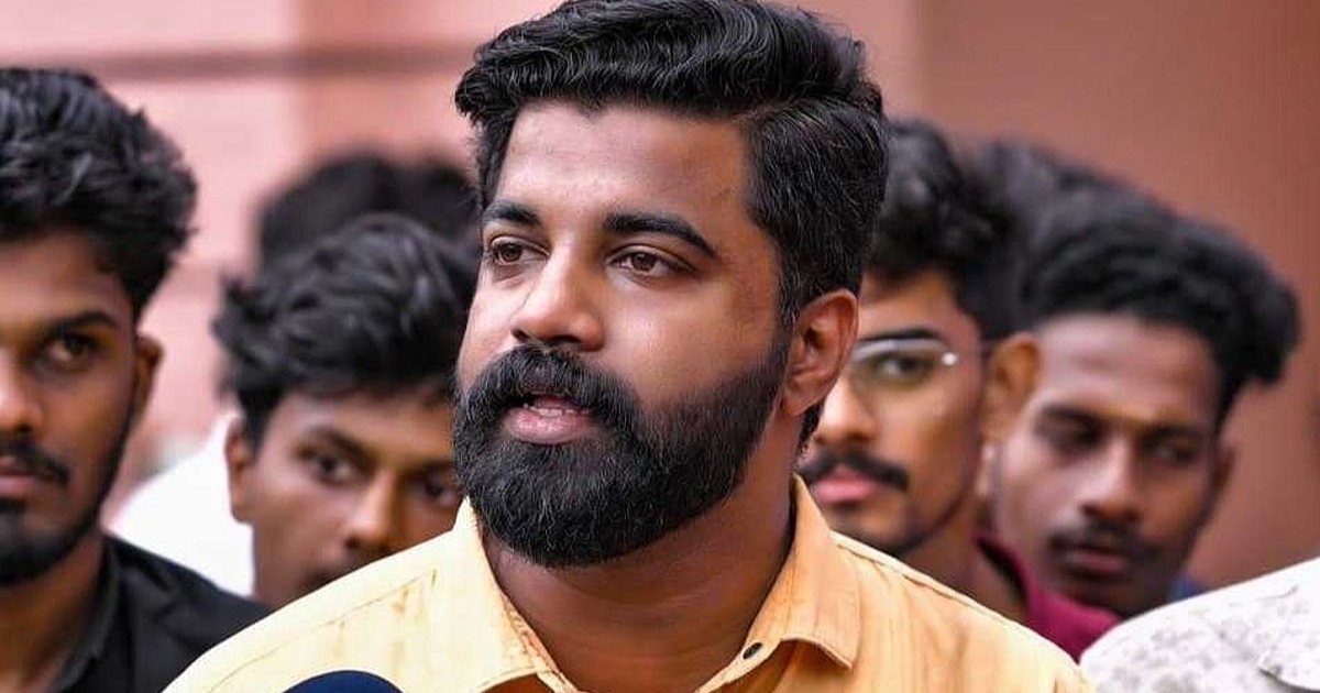 'ജലം ചീറ്റുന്ന പീരങ്കിയല്ല, തീ തുപ്പുന്ന പീരങ്കിയുണ്ടേൽ കൊണ്ടുവാ, ഞങ്ങൾ തെരുവിലുണ്ടാകും'; പൊലീസിനെ വെല്ലുവിളിച്ച് പി.എം ആർഷോ