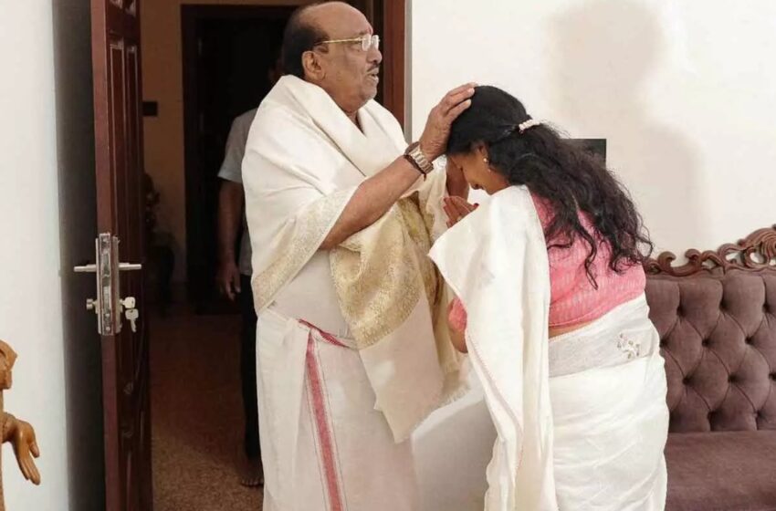  വെള്ളാപ്പള്ളിക്ക് മുന്നിൽ കൈകൂപ്പി അനുഗ്രഹം തേടി മന്ത്രി ബിന്ദു കൃഷ്ണ 