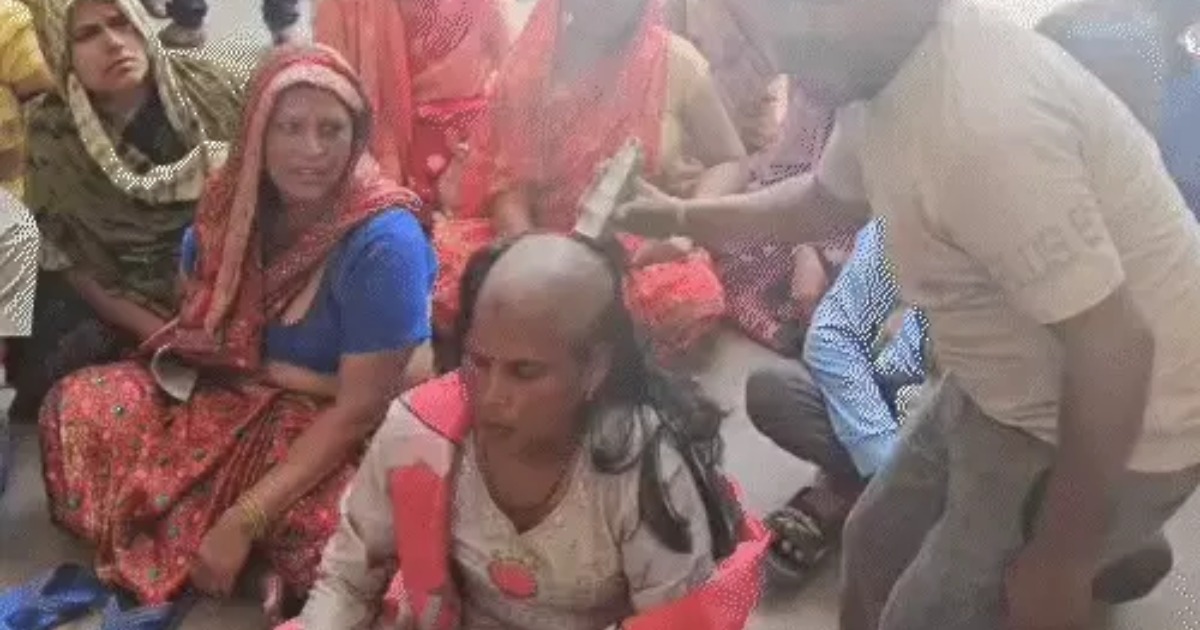  വാർഡ് വികസനത്തിൽ അവഗണന; ബിജെപി ഭരിക്കുന്ന കോർപറേഷന് മുന്നിൽ തല മൊട്ടയടിച്ച് ബിജെപി വനിത കൗൺസിലറുടെ പ്രതിഷേധം