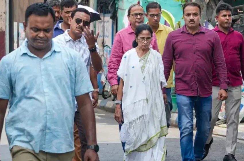  കൂട്ടക്കൊഴിഞ്ഞുപോക്കിനിടെ തൃണമൂലിൽ കടുത്ത നടപടി; രണ്ട് എംഎൽഎമാരെ പാർട്ടിയിൽ നിന്ന് പുറത്താക്കി മമത ബാനർജി
