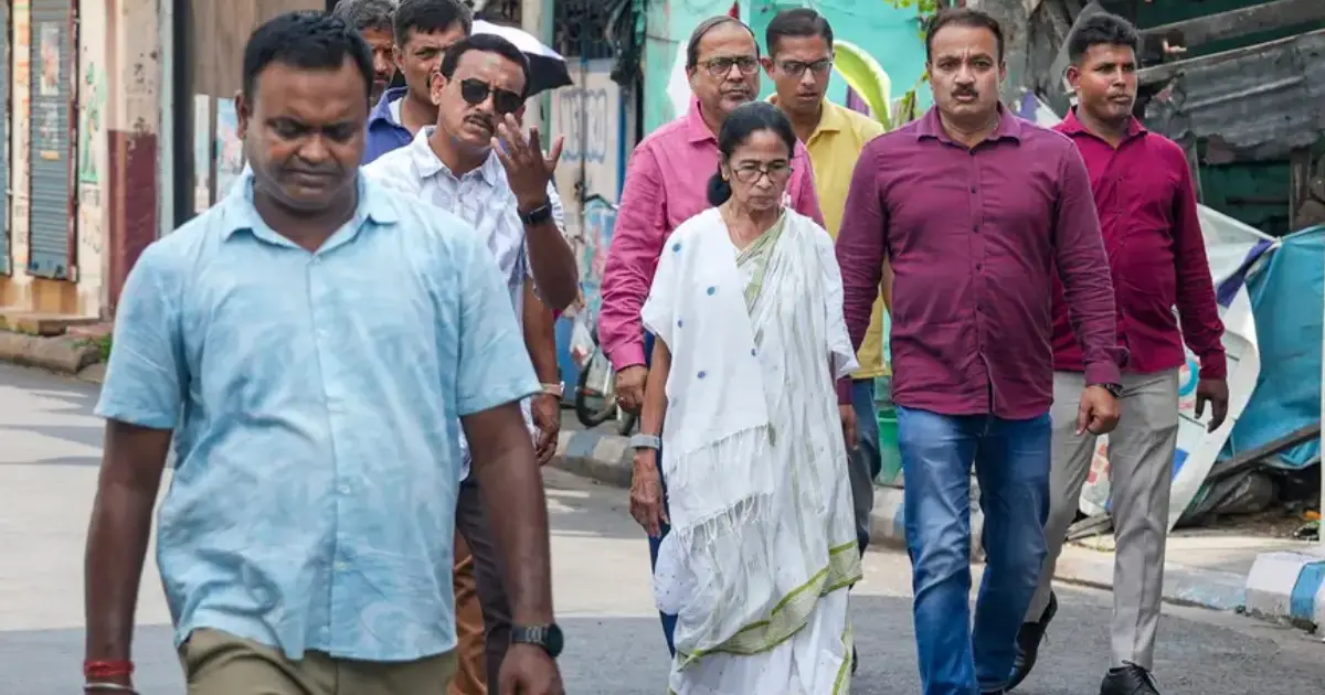  കൂട്ടക്കൊഴിഞ്ഞുപോക്കിനിടെ തൃണമൂലിൽ കടുത്ത നടപടി; രണ്ട് എംഎൽഎമാരെ പാർട്ടിയിൽ നിന്ന് പുറത്താക്കി മമത ബാനർജി