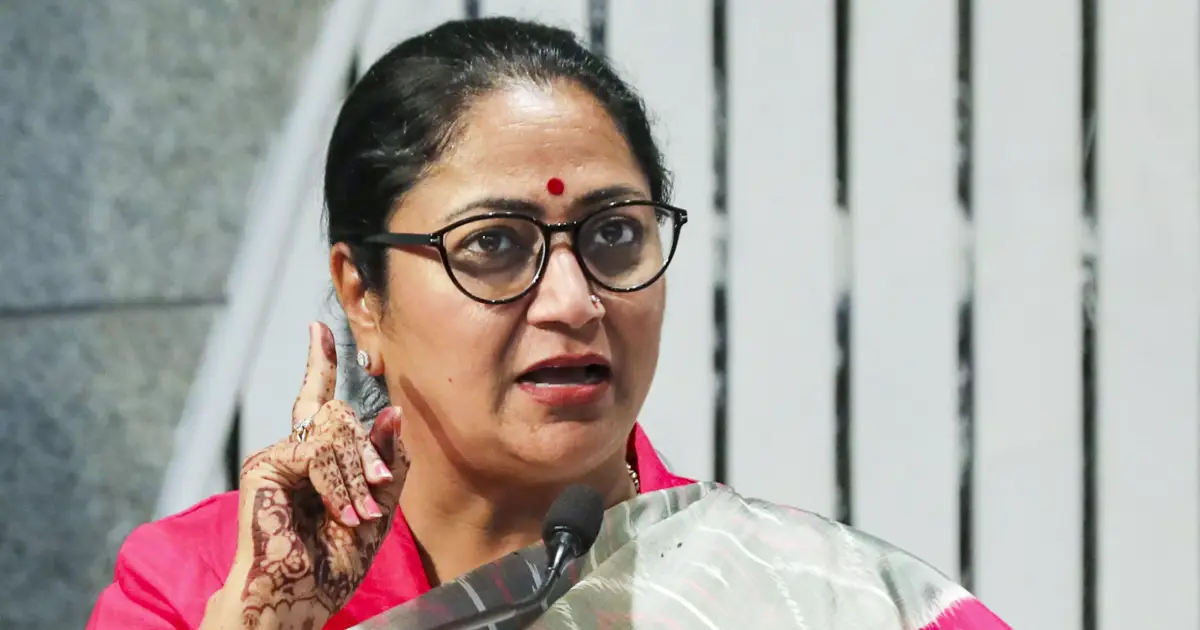 ‘വെള്ളം ആവിയായിപ്പോകുന്നു’; കുടിവെള്ള ക്ഷാമത്തിന് വിചിത്ര കാരണവുമായി ഡൽഹി മുഖ്യമന്ത്രി