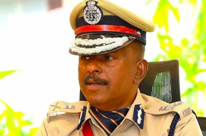  ‘ഗൺമാൻമാരുടെ മർദനം: കേസ് അട്ടിമറിക്കാൻ നിർദേശിച്ചത് അജിത് കുമാർ’; എസ്ഐടിക്ക് മുന്നിൽ കരഞ്ഞ് കുറ്റസമ്മതം നടത്തി എസ്ഐമാർ