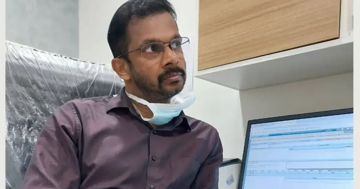 ‘ഹാജർ രേഖപ്പെടുത്തി നേരെ സ്വകാര്യ ആശുപത്രിയിലേക്ക്, മാസം 10 ലക്ഷം ശമ്പളം’; മെഡിക്കൽ കോളേജ് ഡോക്ടറെ കൈയോടെ പിടികൂടി വിജിലൻസ്