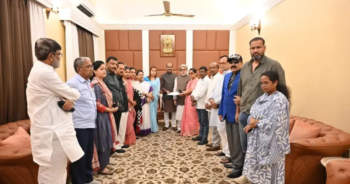  രാഷ്ട്രീയ നാടകം തുടർന്ന് തൃണമൂൽ; വിമത എംപിമാർ നാഷണലിസ്റ്റ് സിറ്റിസൺസ് പാർട്ടിയിൽ ചേർന്നു, എൻഡിഎയ്ക്ക് പിന്തുണ